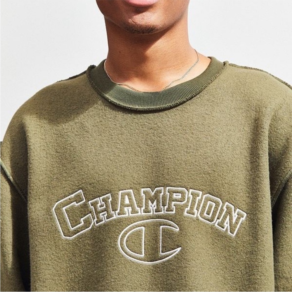 Champion Men's Crewneck in Olive